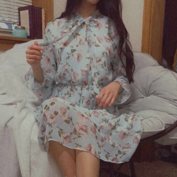 Dress - Picture 2 of 6